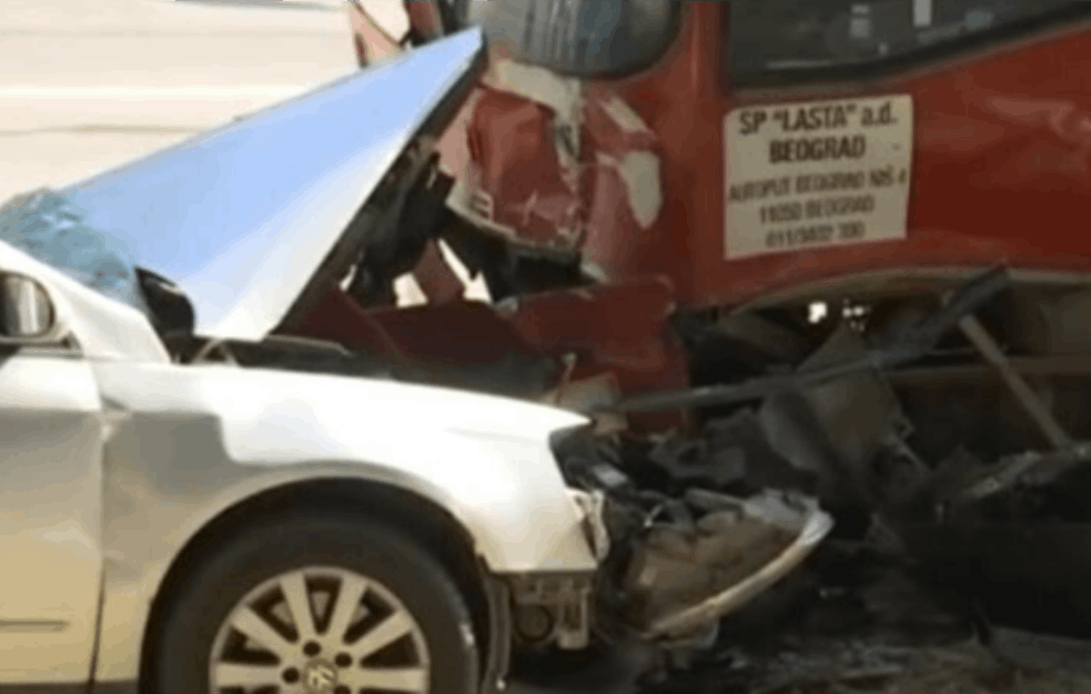 NOVI DETALJI STRAVIČNE SAOBRAĆAJKE U SMEDEREVU: Autobus vraćao radnike Železare iz treće smene! 